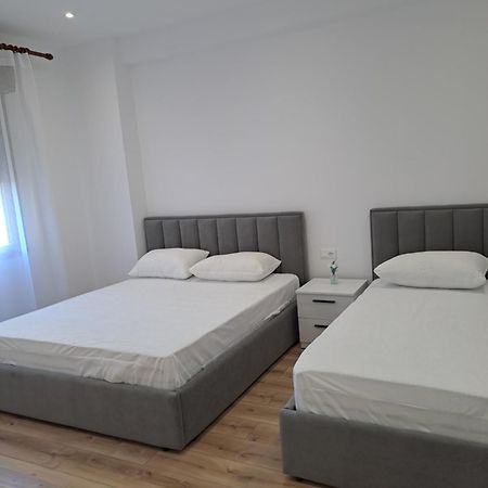 Erdis Home Nr 1 Тирана Екстериор снимка