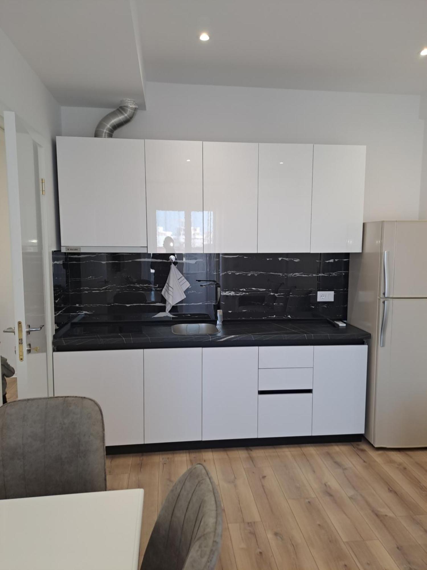 Erdis Home Nr 1 Тирана Екстериор снимка